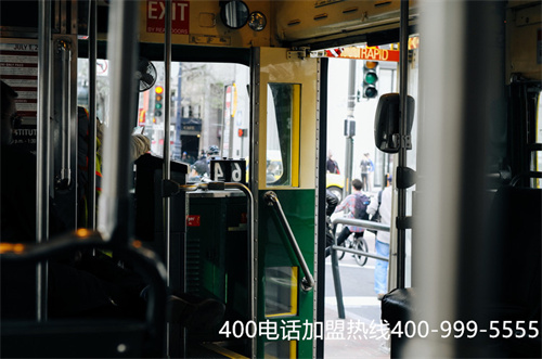 (企業400電話的作用)(還在擔心號碼更換業務流失？400電話申請為您服務!)